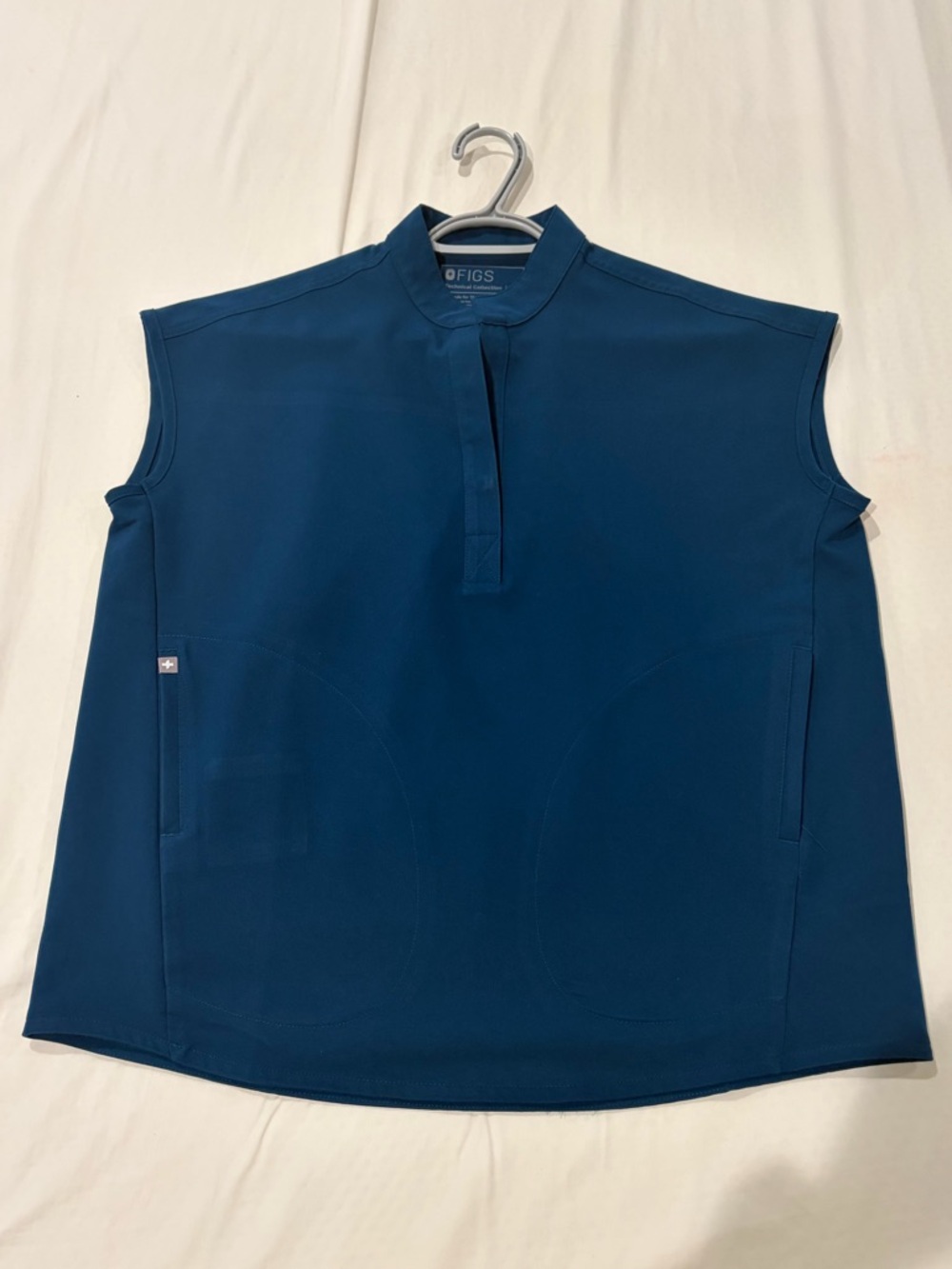 Figs Teal Medical Top with Stand Collar